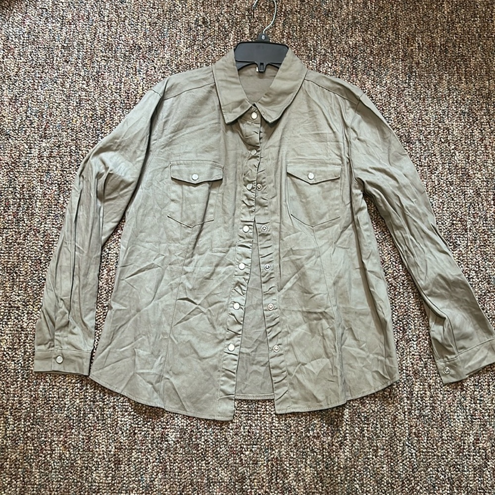 Brown/kaki button up shirt